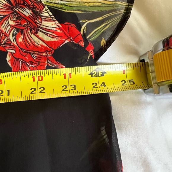 Massini Women’s Black Floral Blouse - Picture 7 of 8